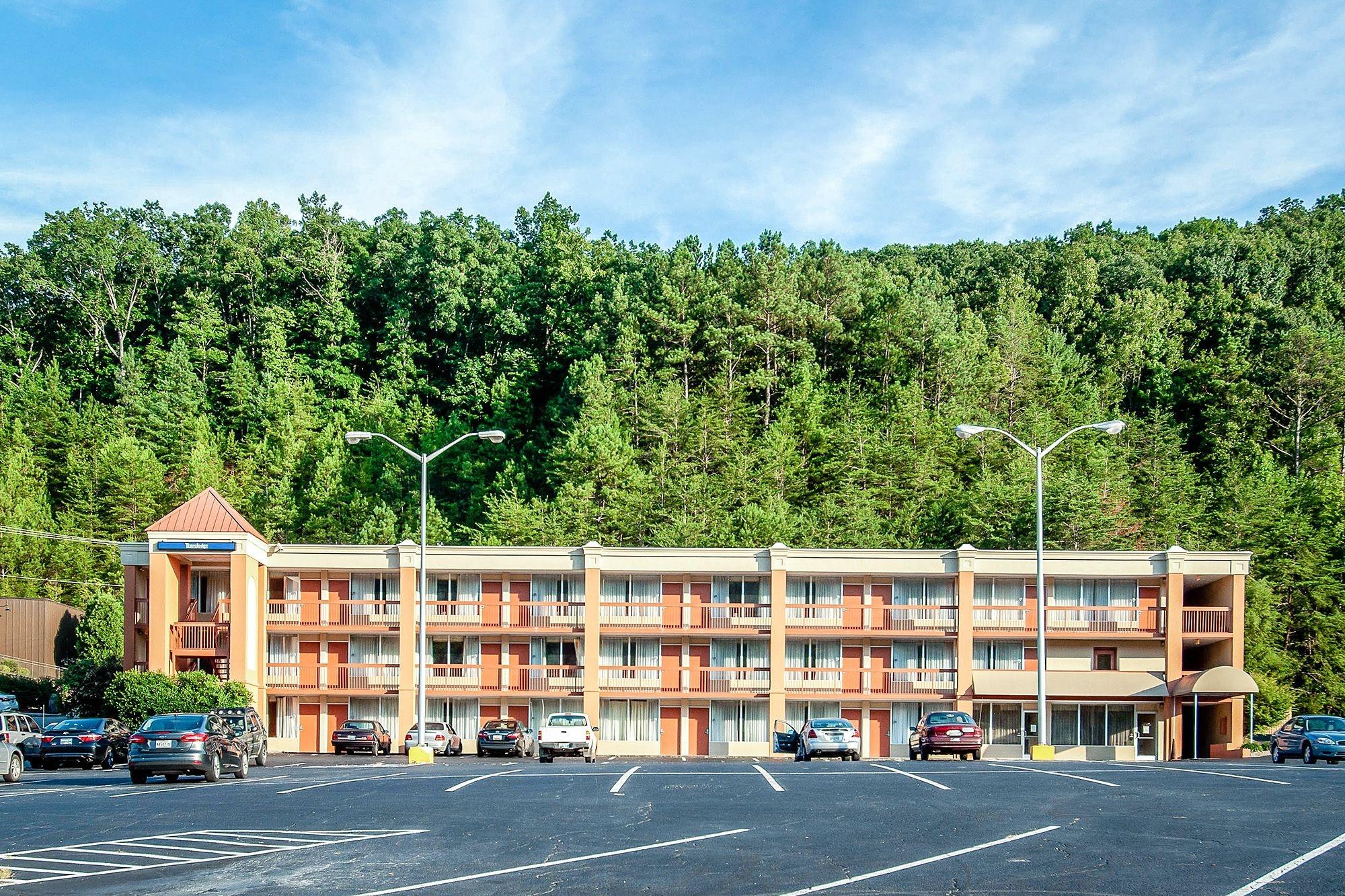 Harriman Hotel 2*